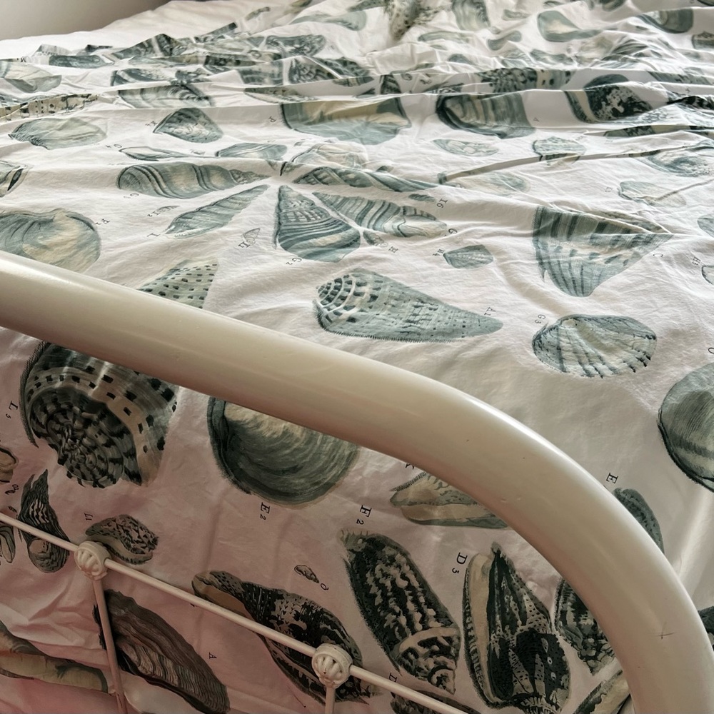 Pottery Barn Duvet Cover. Full/queen